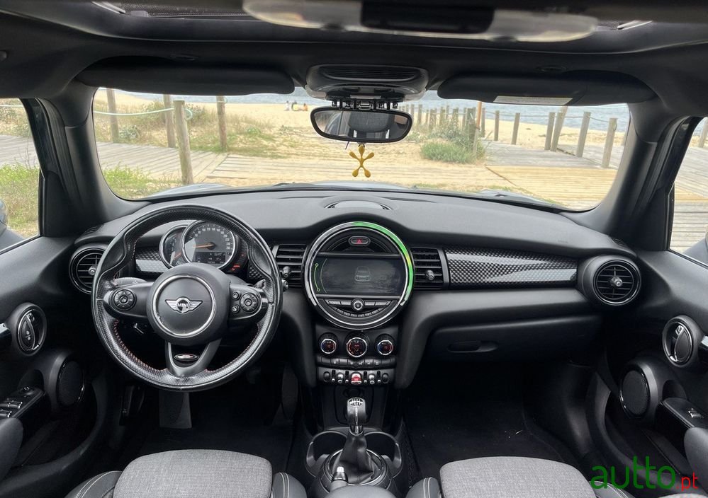 2016' MINI Cooper photo #5