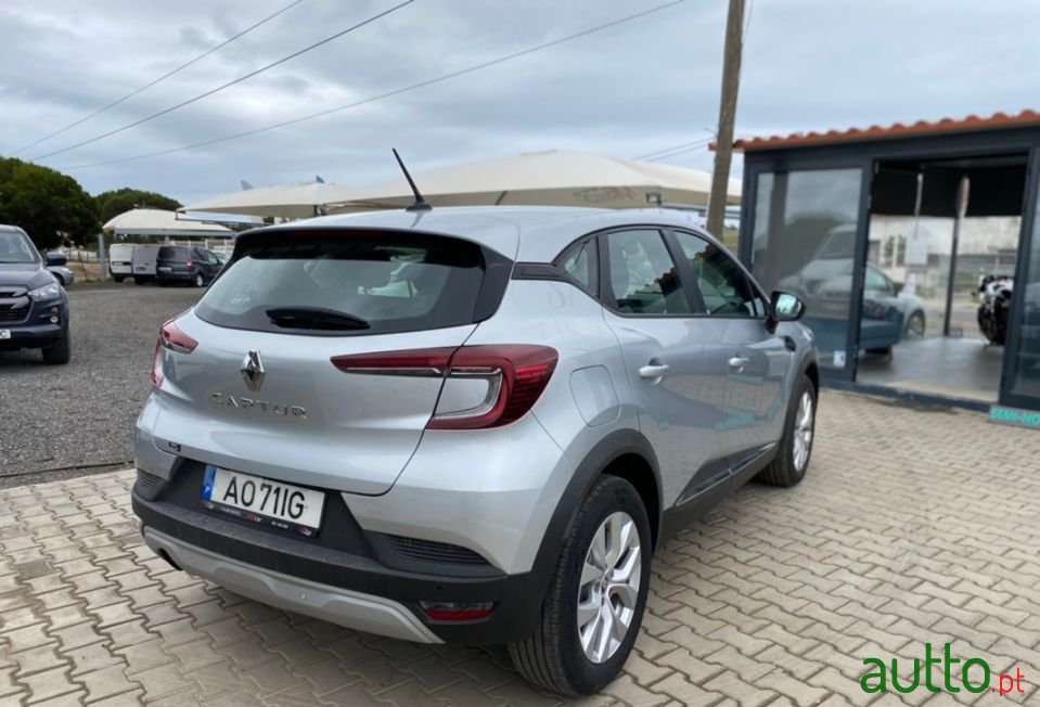 2020' Renault Captur photo #5