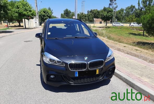 2017' BMW 216 Gran Tourer photo #2