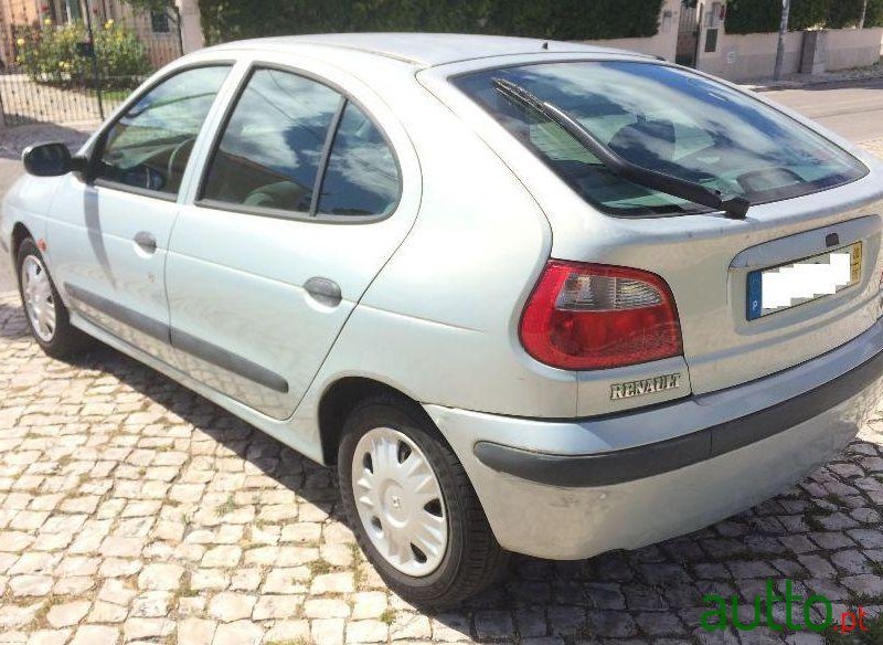 2000' Renault Laguna photo #2