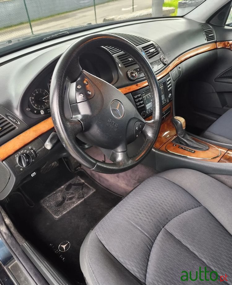 2003' Mercedes-Benz Classe E photo #5