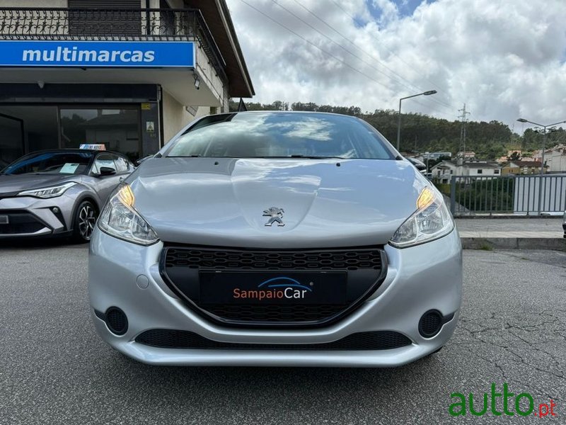 2015' Peugeot 208 1.4 Hdi Active photo #2