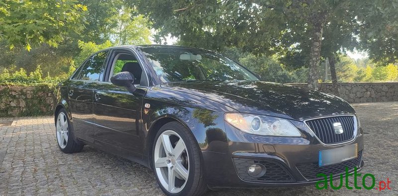 2009' SEAT Exeo 2.0 Tdi Sport photo #3