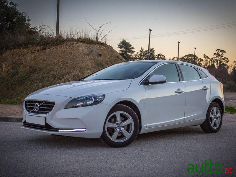 2012' Volvo V40 1.6 D2 Momentum photo #1