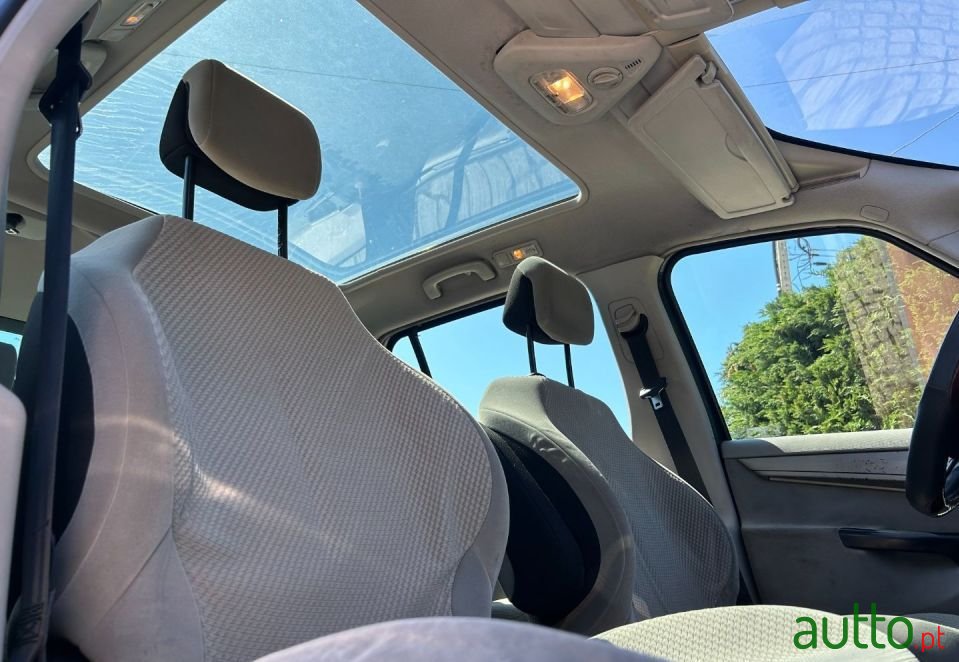 2007' Citroen C4 Grand Picasso photo #6