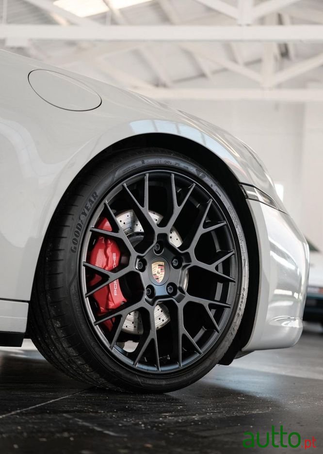 2019' Porsche 911 photo #5