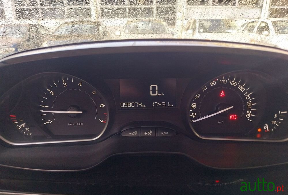 2018' Peugeot 208 photo #6