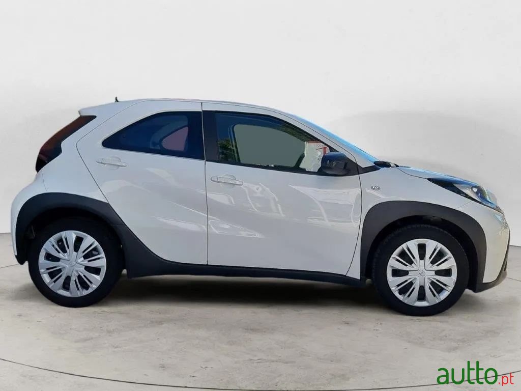 2023' Toyota Aygo X photo #6
