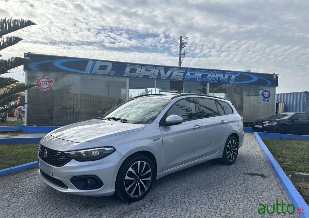 2019' Fiat Tipo Station Wagon photo #2