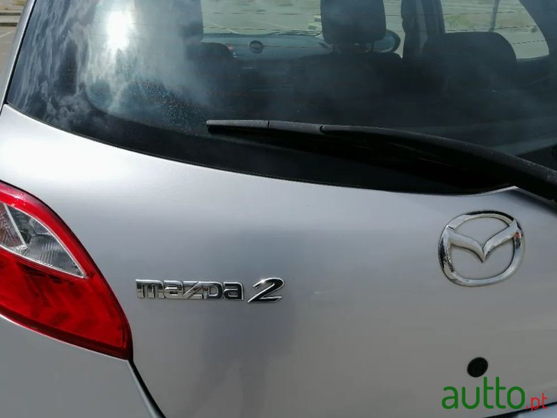 2012' Mazda 2 photo #3