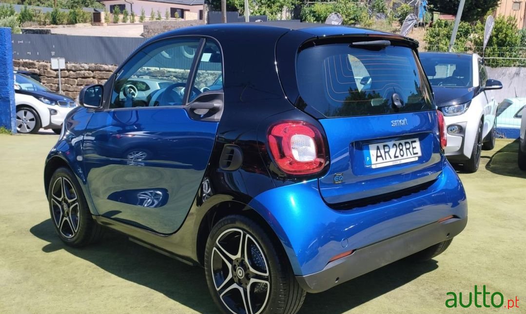 2019' Smart Fortwo photo #1