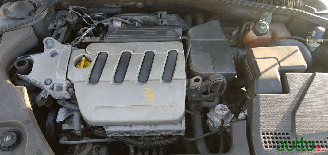 2003' Renault Laguna Break photo #1