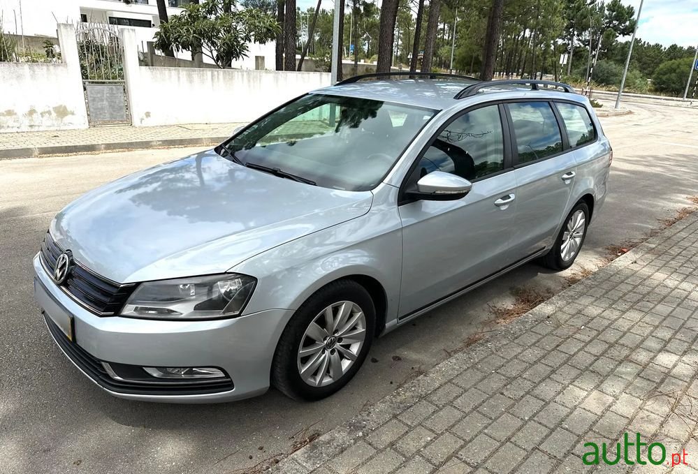 2014' Volkswagen Passat Variant photo #2