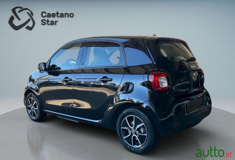 2020' Smart Forfour Electric Drive Passion photo #3
