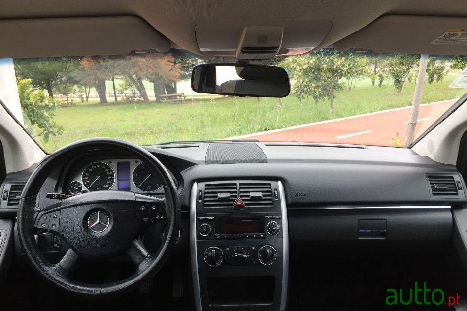 2007' Mercedes-Benz B-200 Cdi photo #4