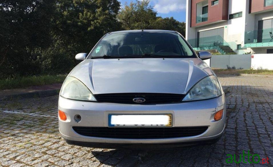 2001' Ford Focus photo #2