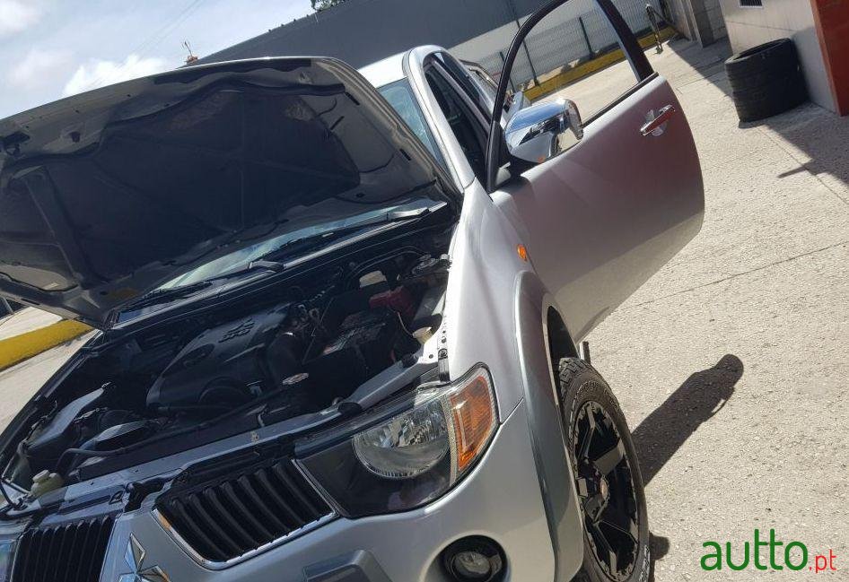 2007' Mitsubishi L200 Strakar Nacional photo #4