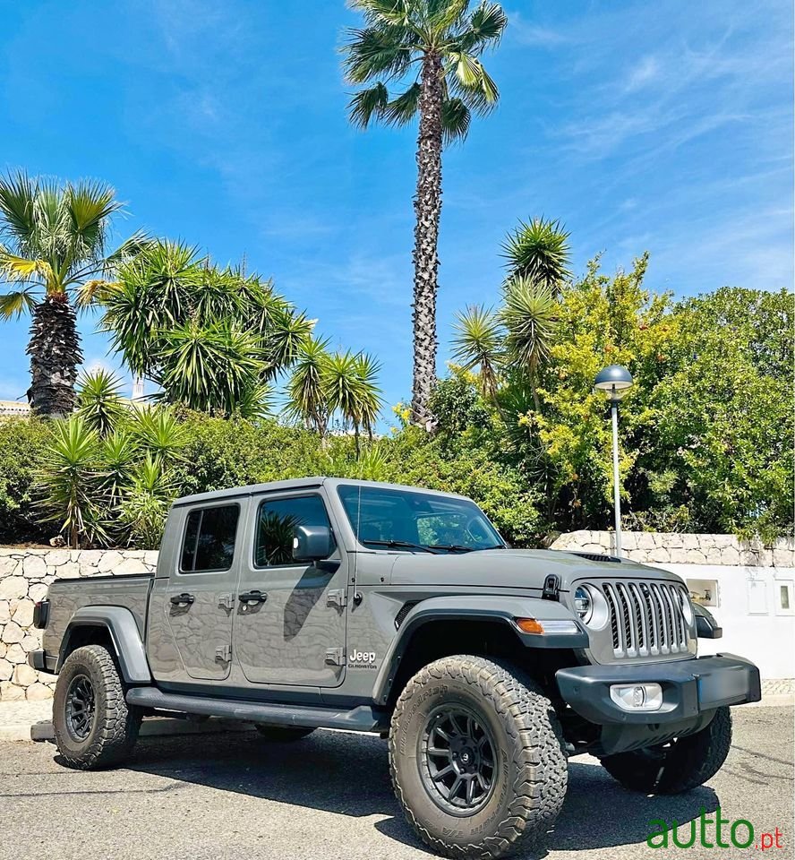 2021' Jeep Gladiator photo #4