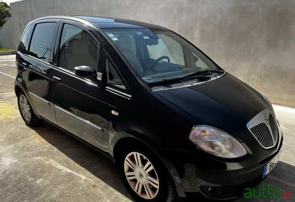 2006' Lancia Musa photo #2