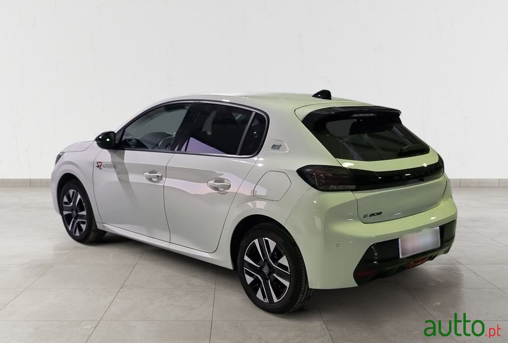 2023' Peugeot e-208 54 Kwh Allure photo #3