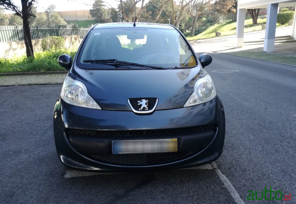 2008' Peugeot 107 1.0 Trendy photo #2