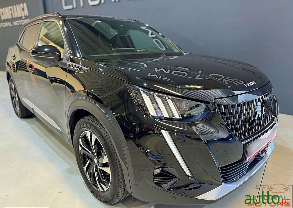 2020' Peugeot 2008 photo #3