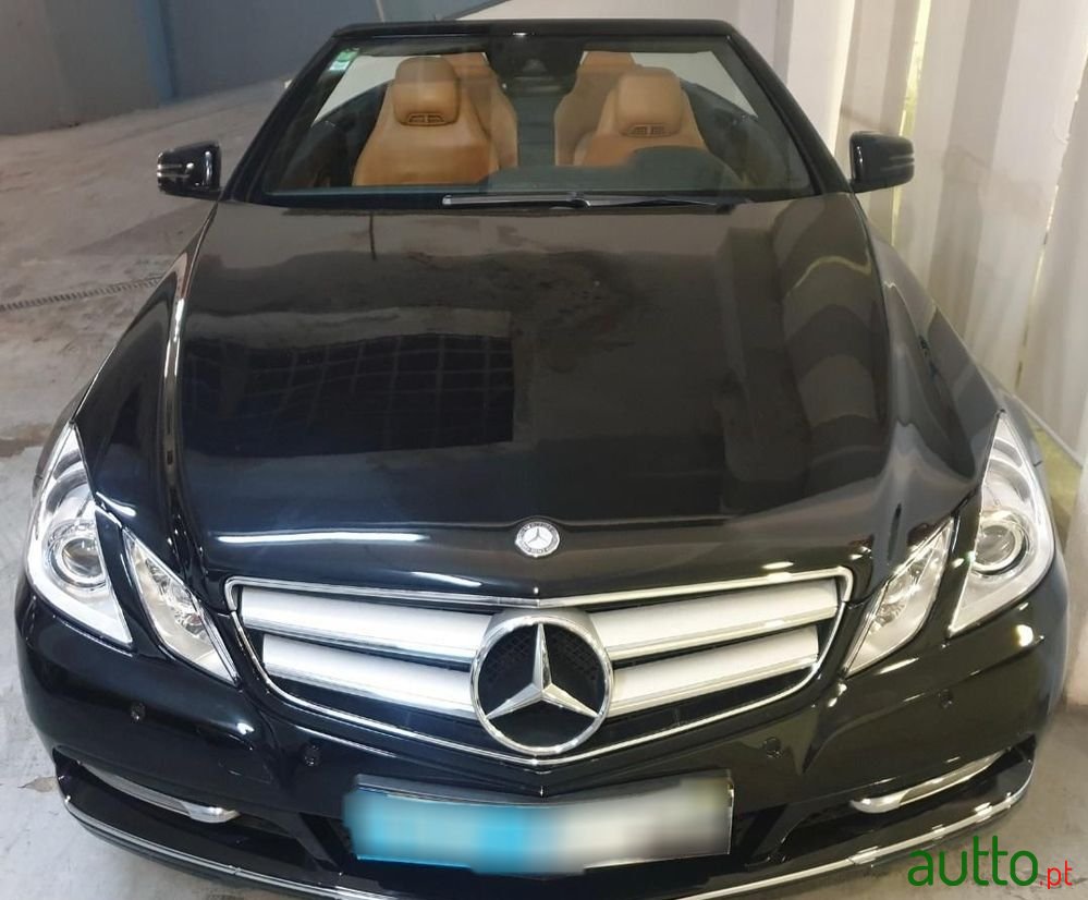 2011' Mercedes-Benz Classe E photo #5