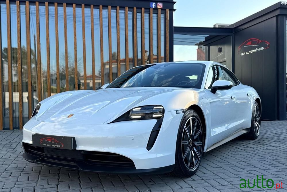 2020' Porsche Taycan 4S photo #5