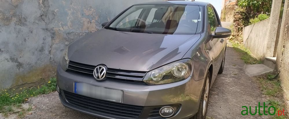 2011' Volkswagen Golf 1.6 Tdi Edition photo #1