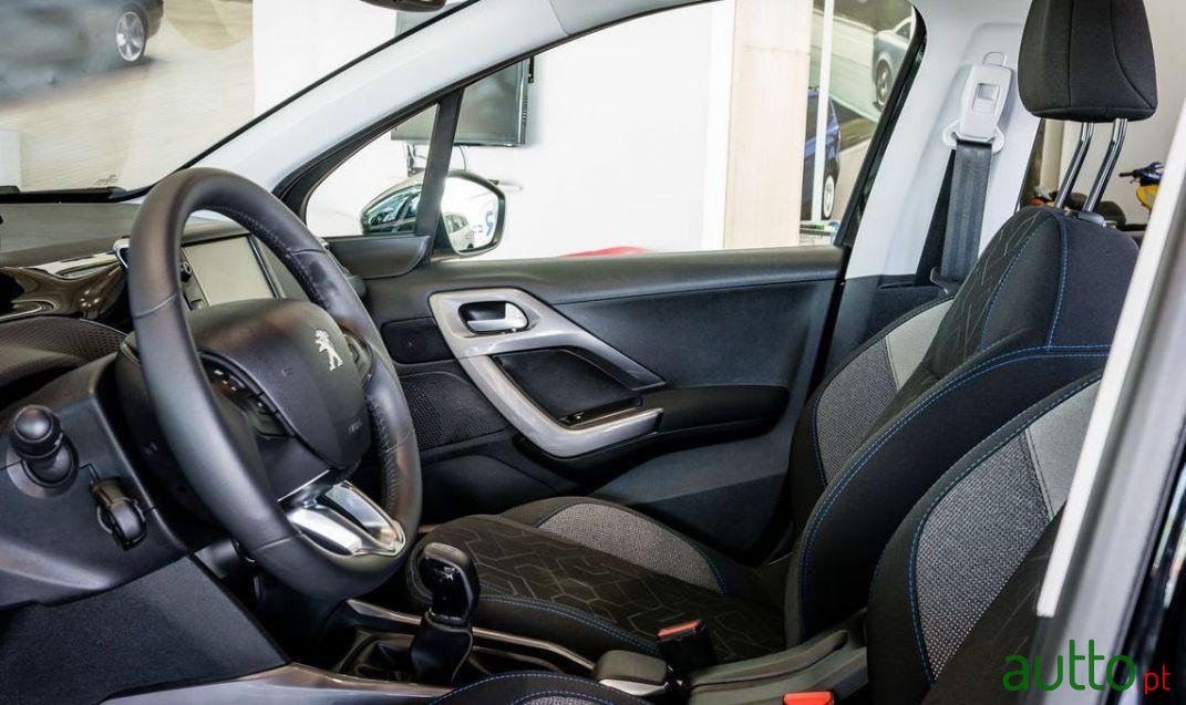 2018' Peugeot 2008 photo #4