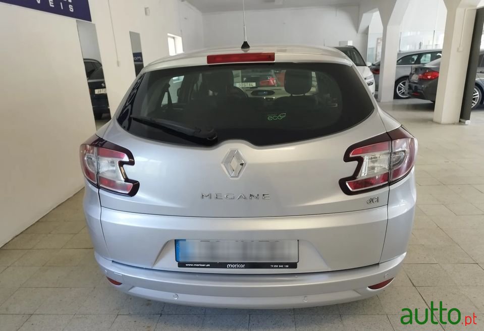 2010' Renault Megane Sport Tourer photo #4