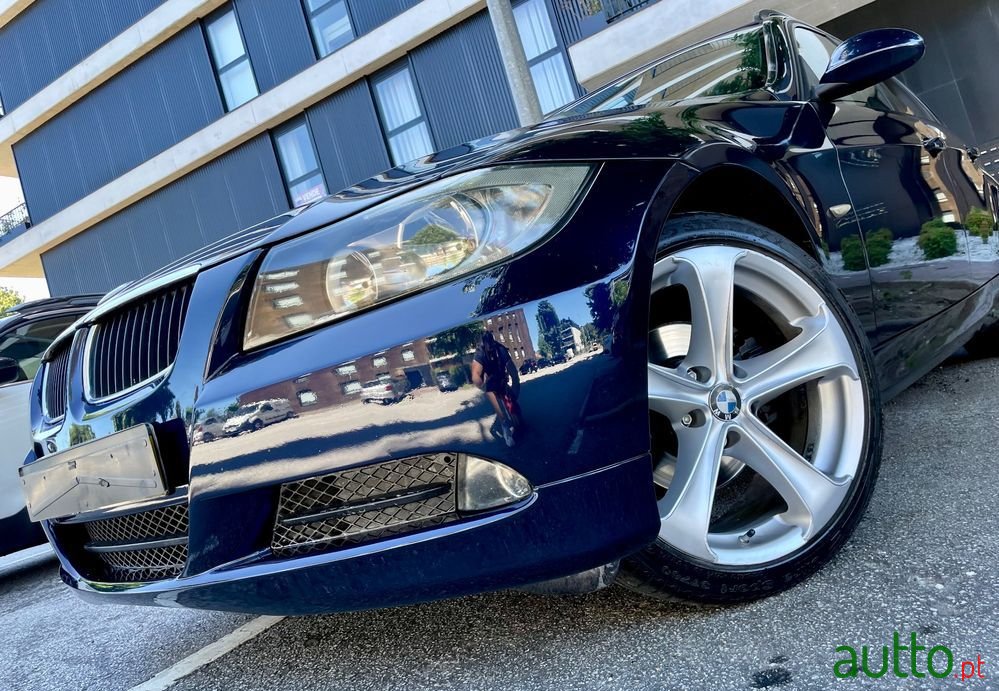 2006' BMW 320 D Touring Exclusive photo #1