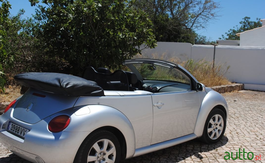 2003' Volkswagen New Beetle photo #5