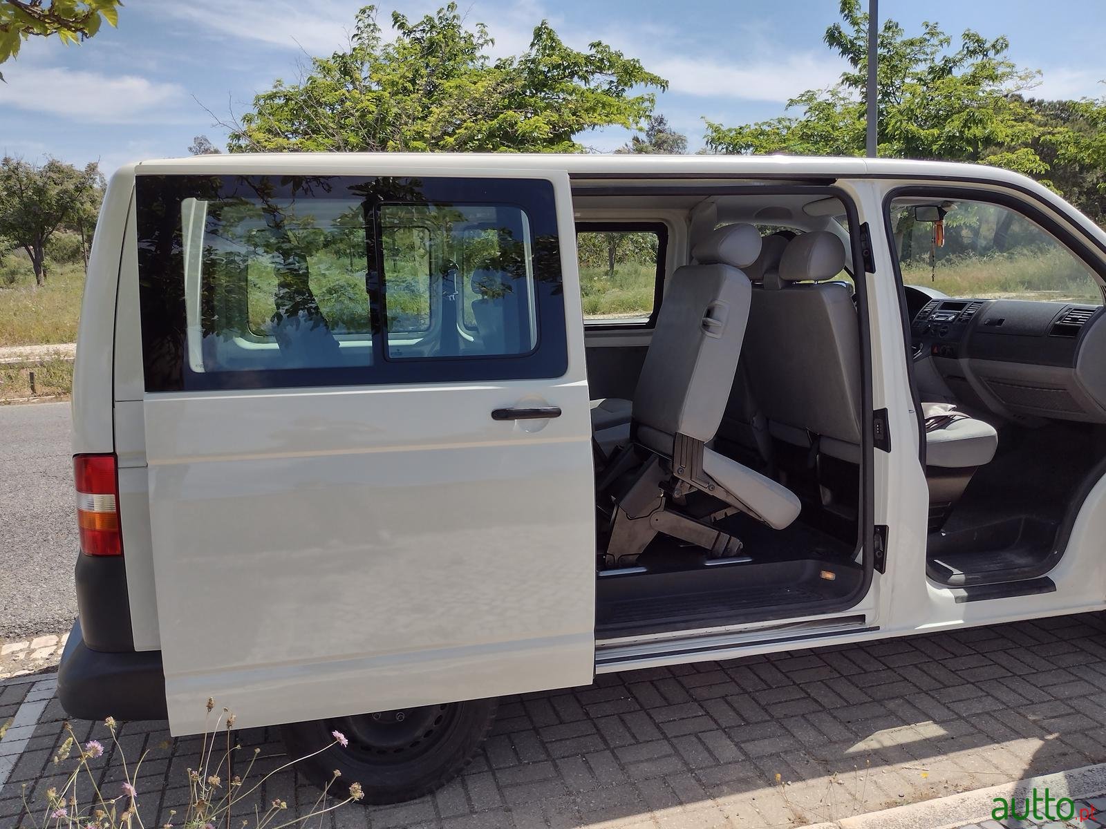 2006' Volkswagen T5 photo #3