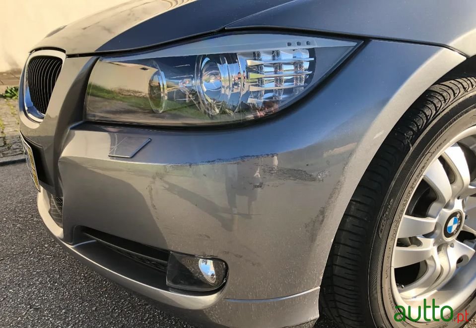 2010' BMW 318 photo #6