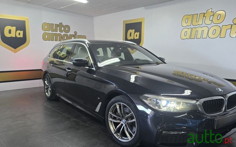 2017' BMW Série 5 D Pack M Auto photo #2