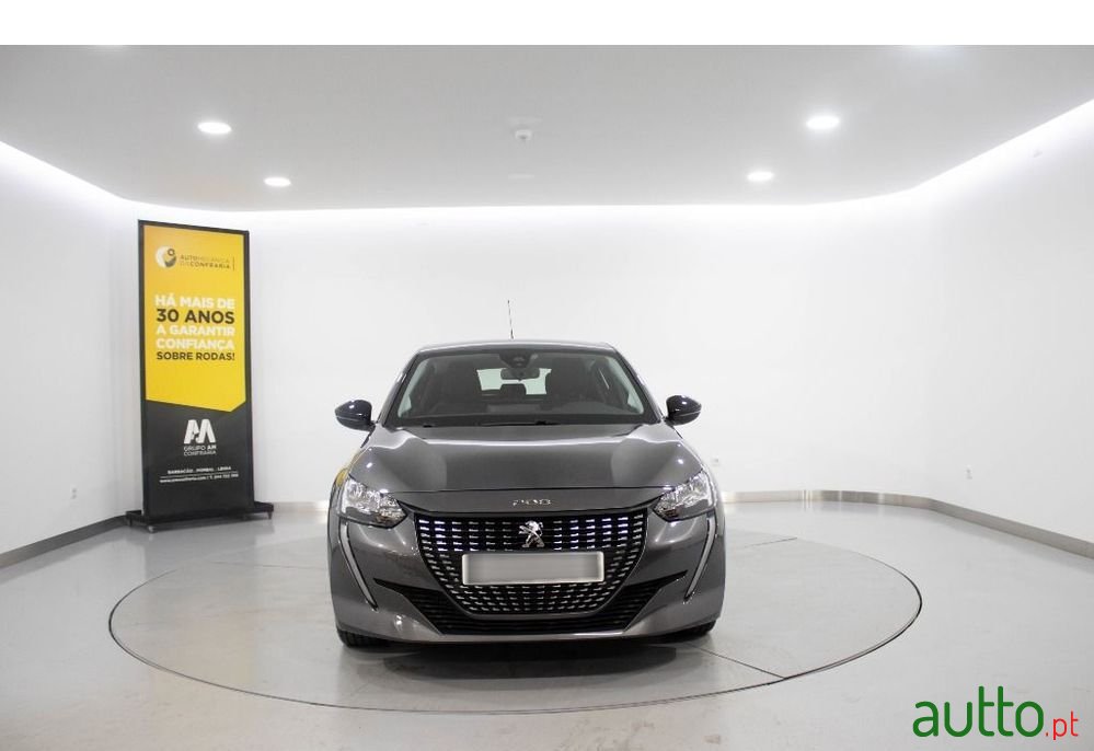 2023' Peugeot 208 photo #2