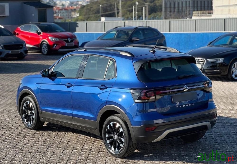 2019' Volkswagen T-Cross 1.0 Tsi photo #3