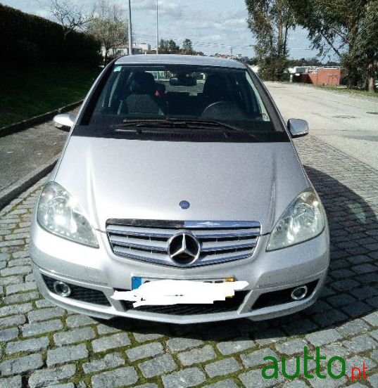 2009' Mercedes-Benz A-180 photo #3