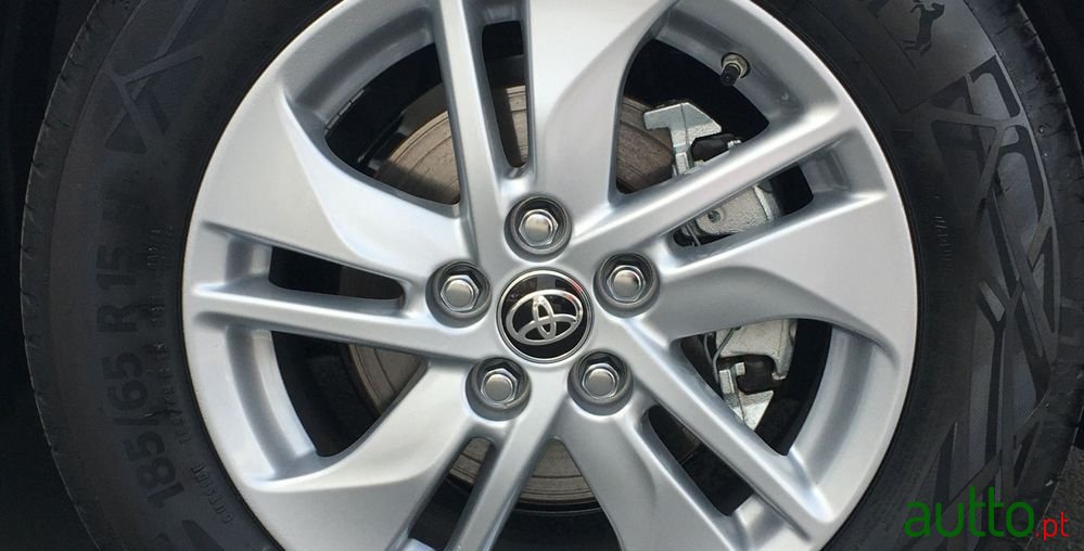 2023' Toyota Yaris photo #5