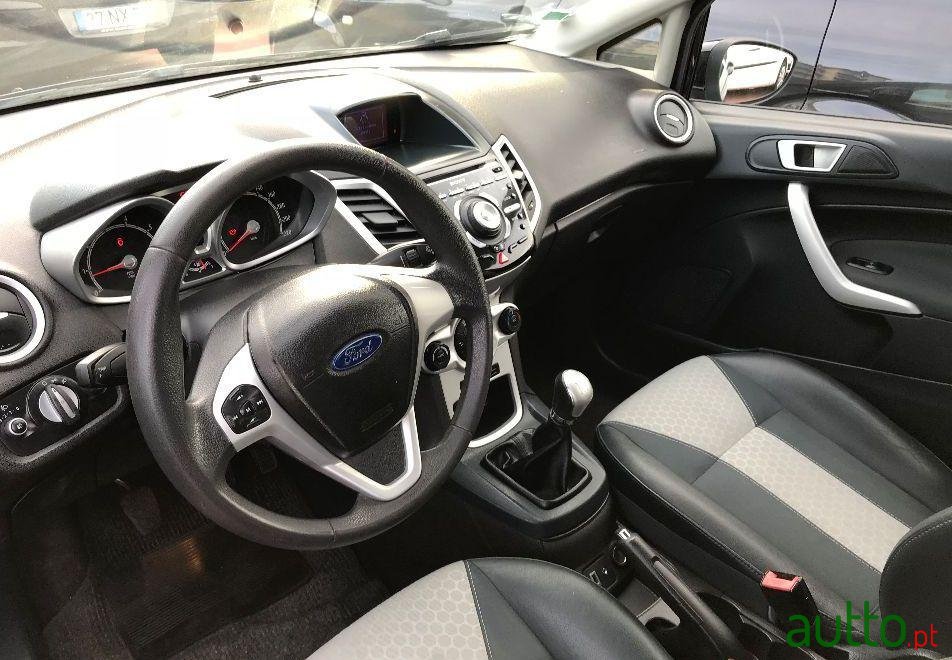 2012' Ford Fiesta 1.25  Titanium photo #2