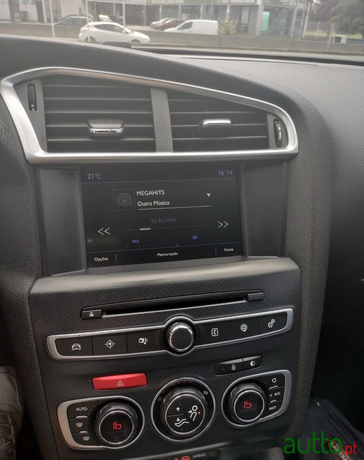 2016' DS Automobiles Ds4 photo #6