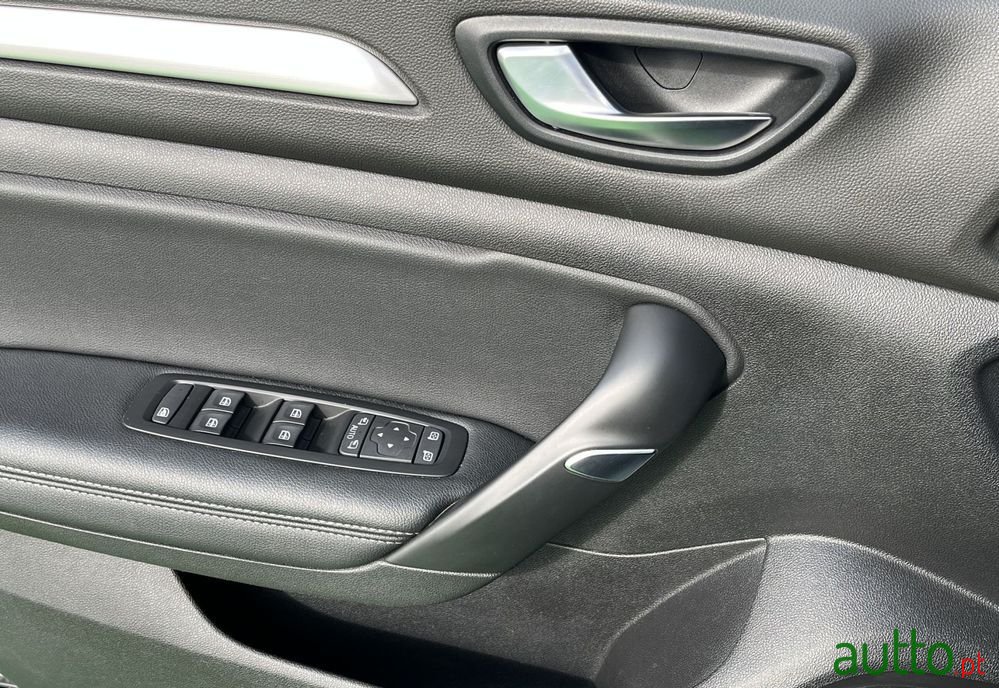 2021' Renault Megane Sport Tourer photo #6