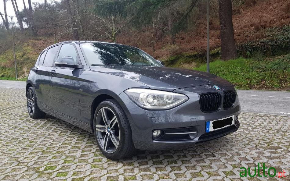 2011' BMW 118 D Line Sport photo #3