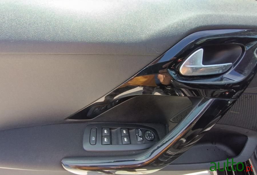 2019' Peugeot 2008 photo #6