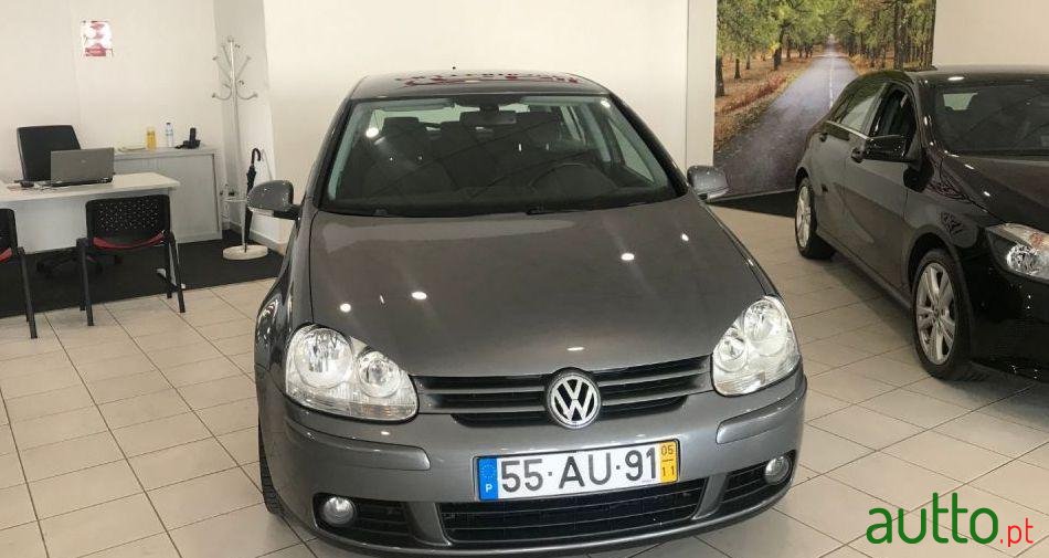 2005' Volkswagen Golf photo #4