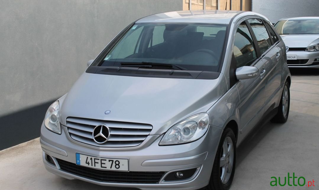 2008' Mercedes-Benz B-180 photo #2