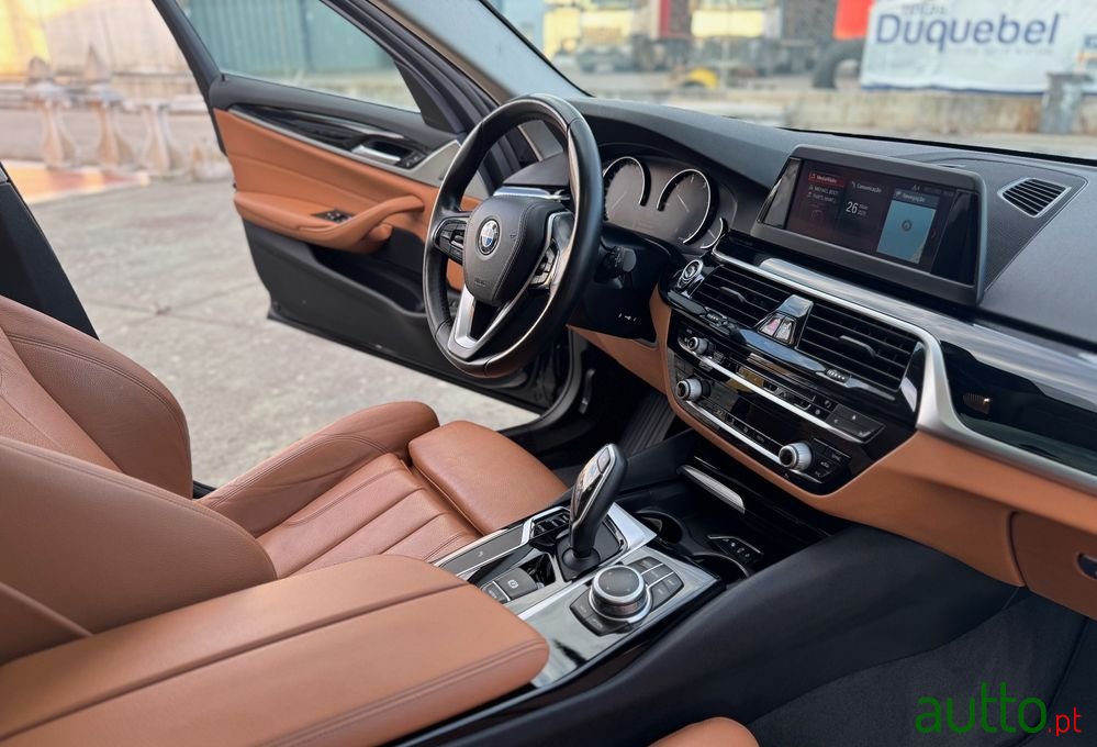 2019' BMW Série 5 photo #6