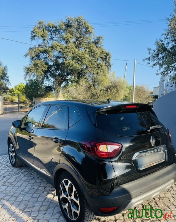 2018' Renault Captur Tekna S/S photo #5