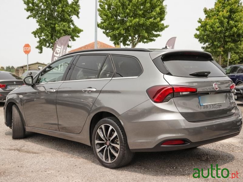 2018' Fiat Tipo Station Wagon photo #3